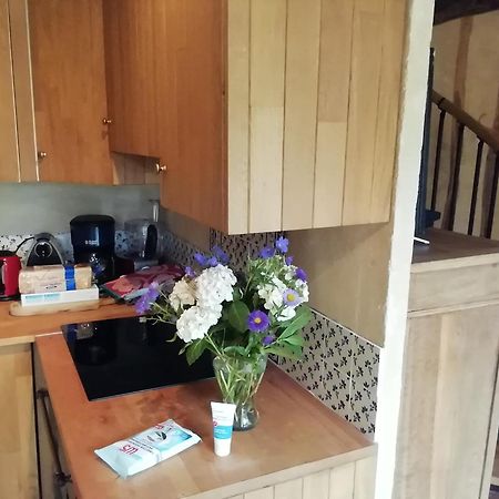 Le Clos-Masure De Beatrice Montreuil-en-Caux Zimmer foto